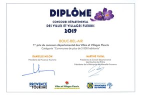 1er prix du concours départemental des Villes et Villages fleuris pour Bouc Bel Air